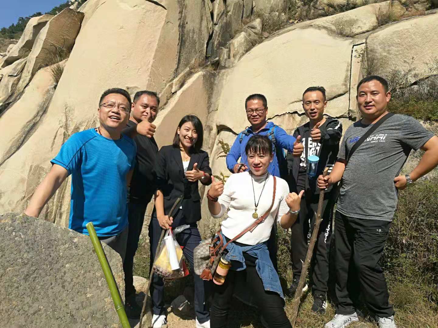 豐源機械羅茨風(fēng)機廠(chǎng)家優(yōu)秀員工多彩沂水行