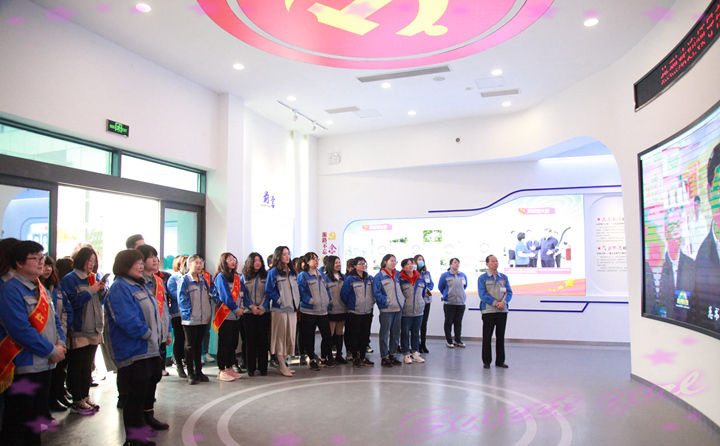 山東居邦源集團秉承“關(guān)愛(ài)女員工，尊重女員工”的優(yōu)良傳統，特召開(kāi)“花樣風(fēng)采 魅力巾幗”活動(dòng)。