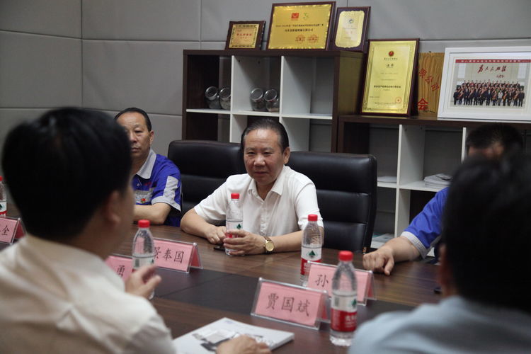 業(yè)以才興，力以合強。